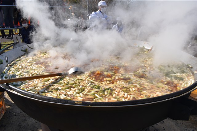 東の飛鳥芋煮会